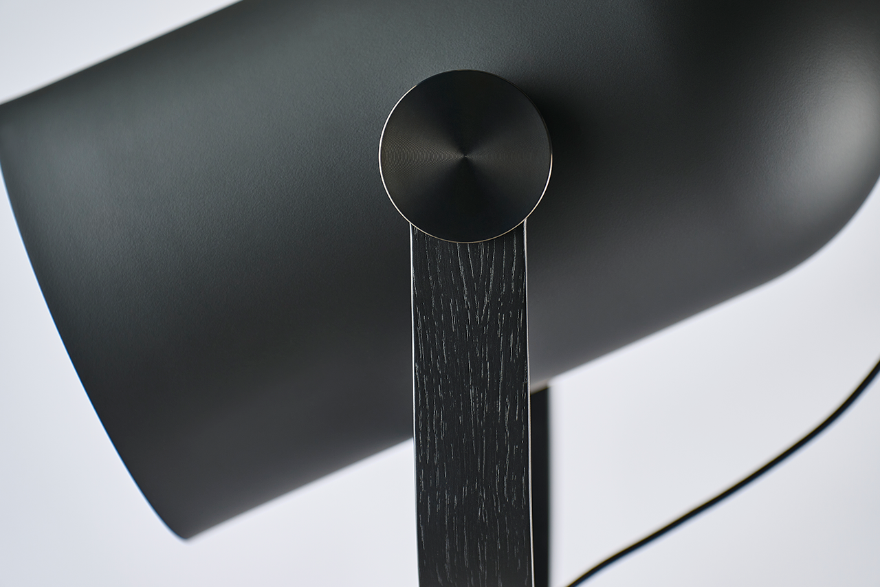 Leklint362 Carronade II Floor lamp Black Black oak Details